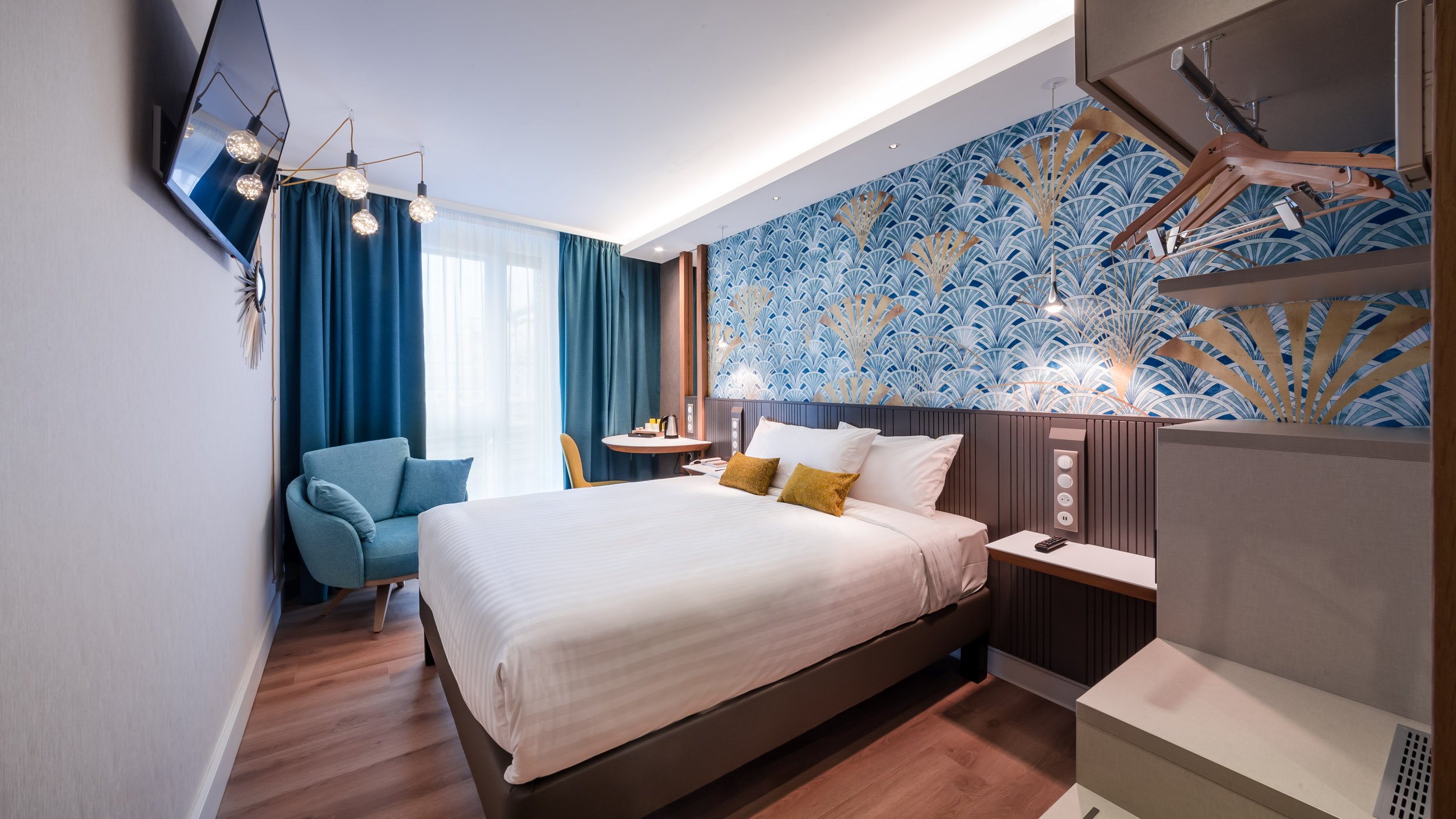 VOCO CENTRE THE GARDEN BY IHG-guestroom-Queen bed Standard room.jpg