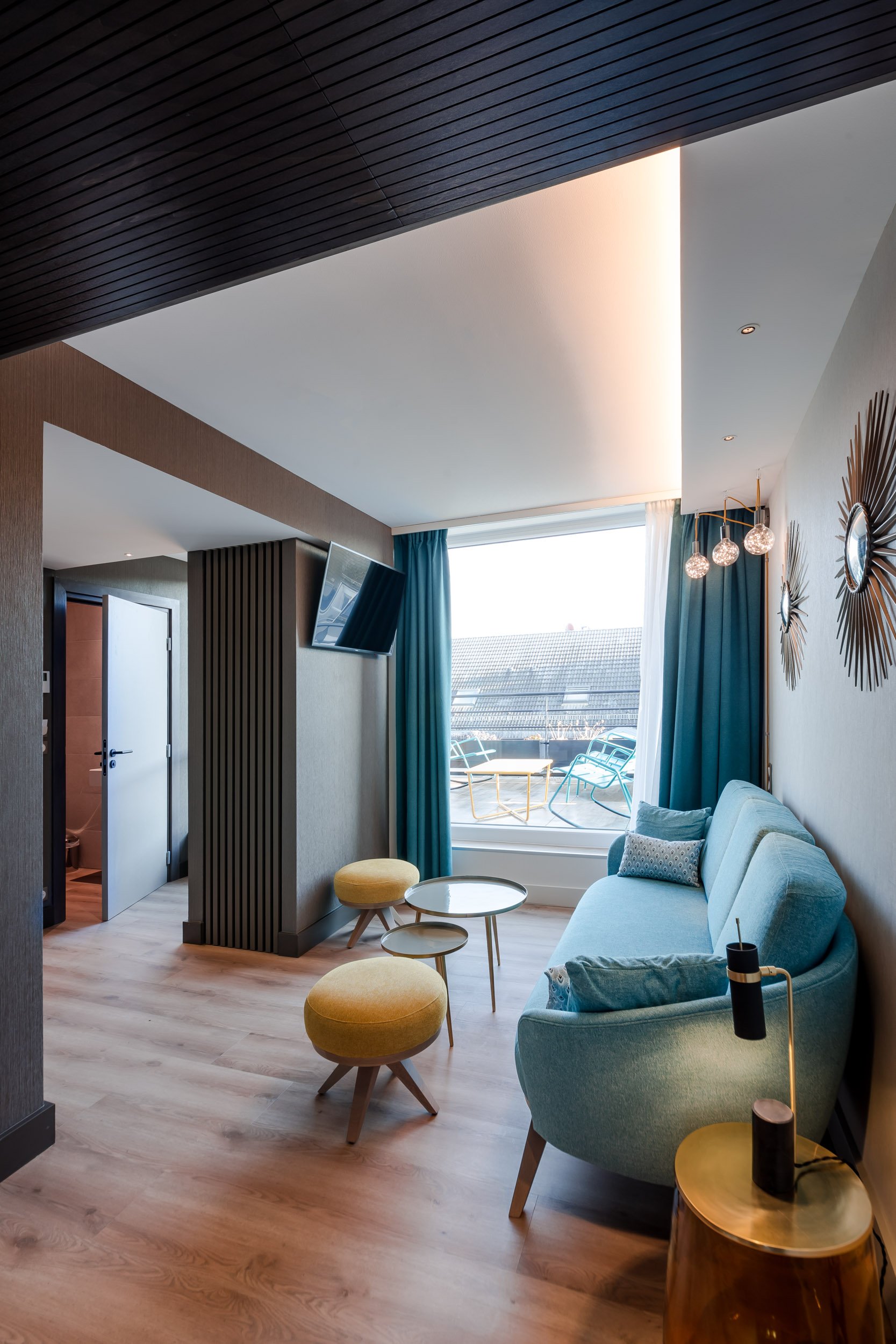 VOCO CENTRE THE GARDEN BY IHG-guestroom-1 King Bed Junior Suite.jpg