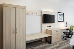  - Holiday Inn Express & Suites Salem - I-81, Exit 141