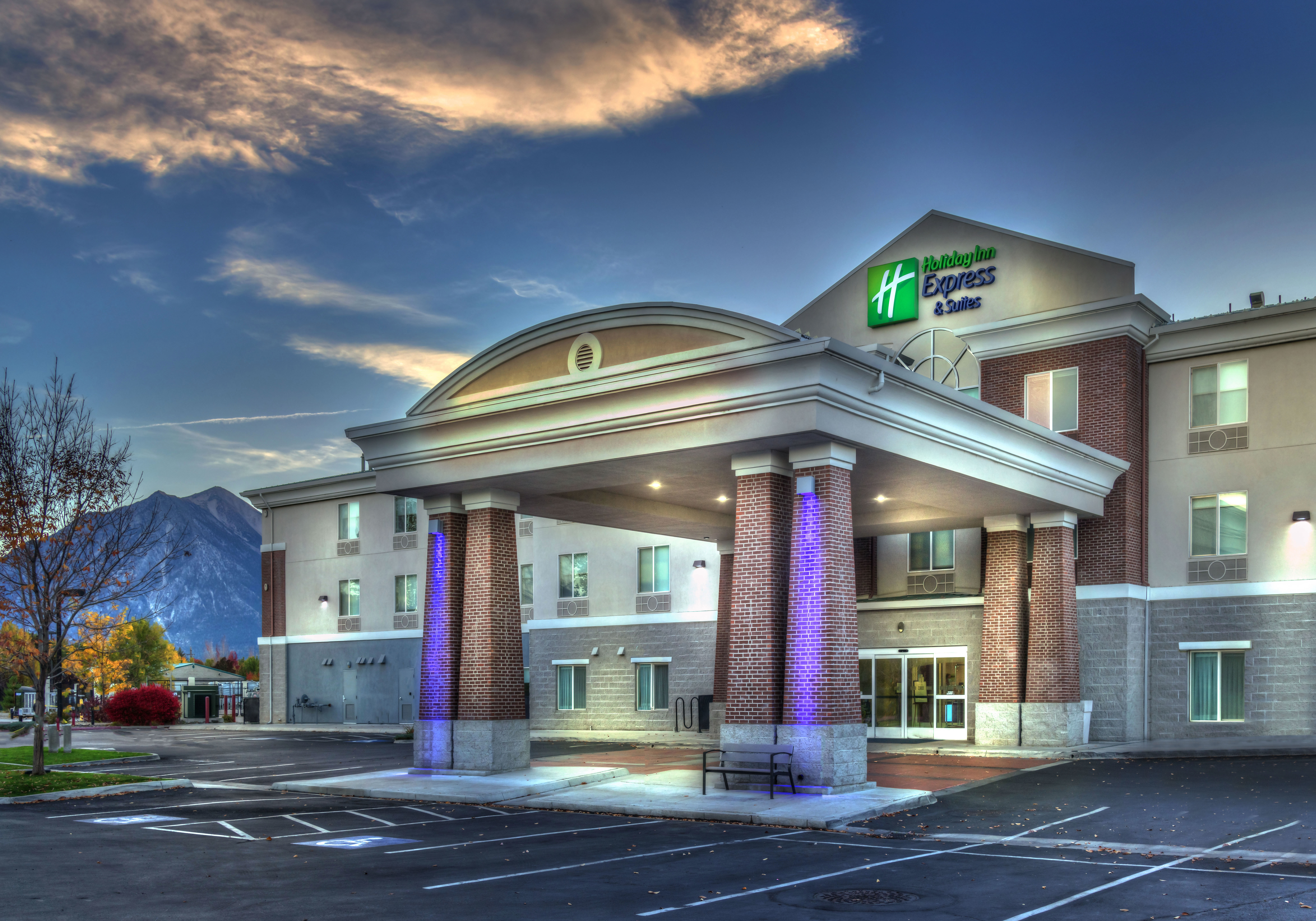 Welcome to Holiday Inn & Express Minden NV