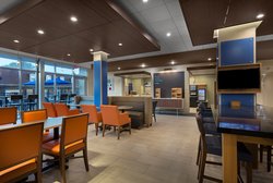  - Holiday Inn Express & Suites South Fayetteville - I-95, Exit 49