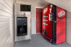  - Red Roof Inn Waco - I-35, Exit 335C