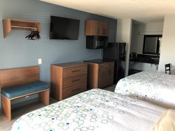  - HomeTowne Studios East San Antonio - I-10, Exit 580