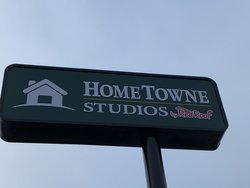  - HomeTowne Studios East San Antonio - I-10, Exit 580