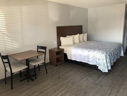  - HomeTowne Studios East San Antonio - I-10, Exit 580