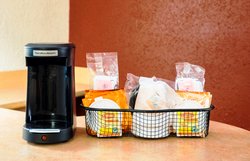  - Red Roof Inn Middleburg Heights - I-71, Exit 235