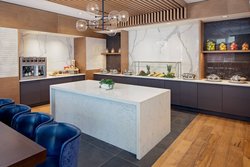  - Marriott Hotel Rivercenter Covington - I-71 & I-75, Exit 192