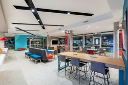  - Avid Hotel Bentonville - I-49, Exit 85