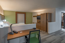  - Holiday Inn Express & Suites West