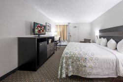  - HomeTowne Inn East Syracuse - I-90, Exit 35