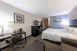  - HomeTowne Inn East Syracuse - I-90, Exit 35