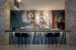  - Opus Hotel Vancouver