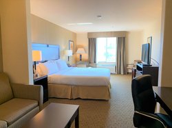 - Holiday Inn Express & Suites Northwest Fresno