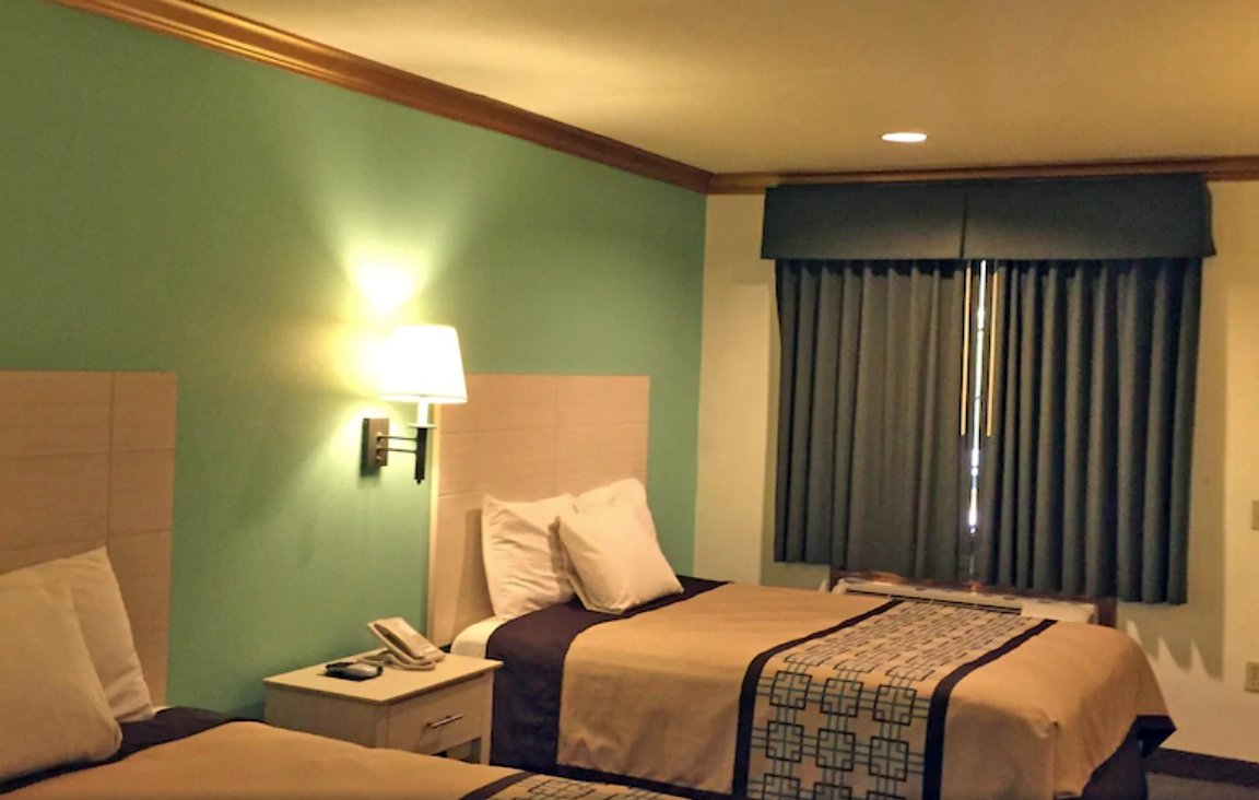SCOTTISH INNS HOUSTON-guestroom-STXHF 2 Queens 102.png.jpg