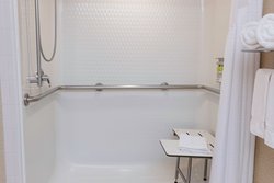  - Holiday Inn Express & Suites Olathe - I-35, Exit 220