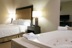  - Holiday Inn Express & Suites Olathe - I-35, Exit 220