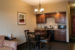  - Holiday Inn Express & Suites Olathe - I-35, Exit 220
