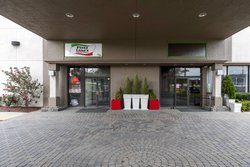  - Red Roof Plus+ Inn Carteret - I-95, Exit 12