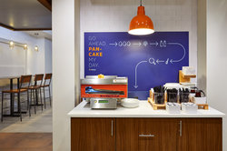  - Holiday Inn Express Airport Orlando