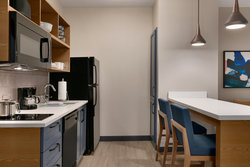  - Candlewood Suites North Springfield - I-55 & I-72, Exit 94