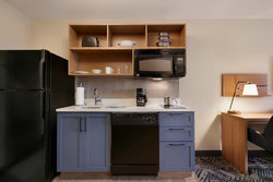  - Candlewood Suites North Springfield - I-55 & I-72, Exit 94