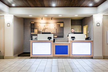 Lewisburg Holiday Inn Express Hotel & Suites