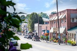  - Holiday Inn Express & Suites Lewisburg