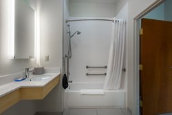  - Holiday Inn Express & Suites Lewisburg