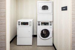  - Holiday Inn Cheshire - I-84, Exit 28