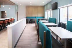  - Holiday Inn Cheshire - I-84, Exit 28