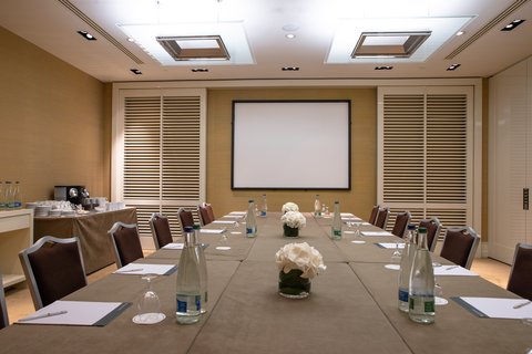 INTERCONTINENTAL GENEVA - Photo 56