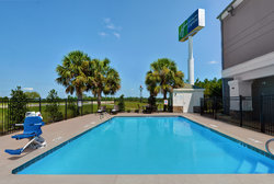  - Holiday Inn Express Atmore - I-65, Exit 57