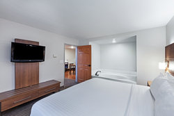  - Holiday Inn Express & Suites Broken Arrow