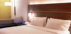  - Holiday Inn Express & Suites Surrey