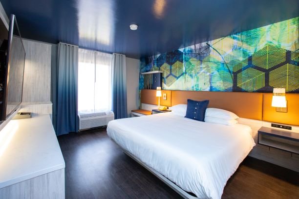 HOTEL DENIM-guestroom-Corner King Resize.jpg