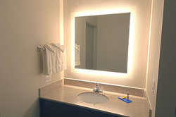  - Holiday Inn Express & Suites Libertyville