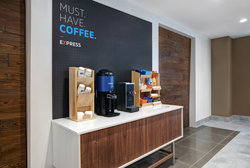  - Holiday Inn Express Downtown Milwaukee - I-794, Exit 1E