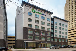  - Holiday Inn Express Downtown Milwaukee - I-794, Exit 1E