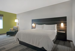  - Holiday Inn Express Downtown Milwaukee - I-794, Exit 1E