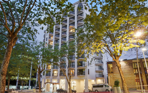 Parkside Hotel External