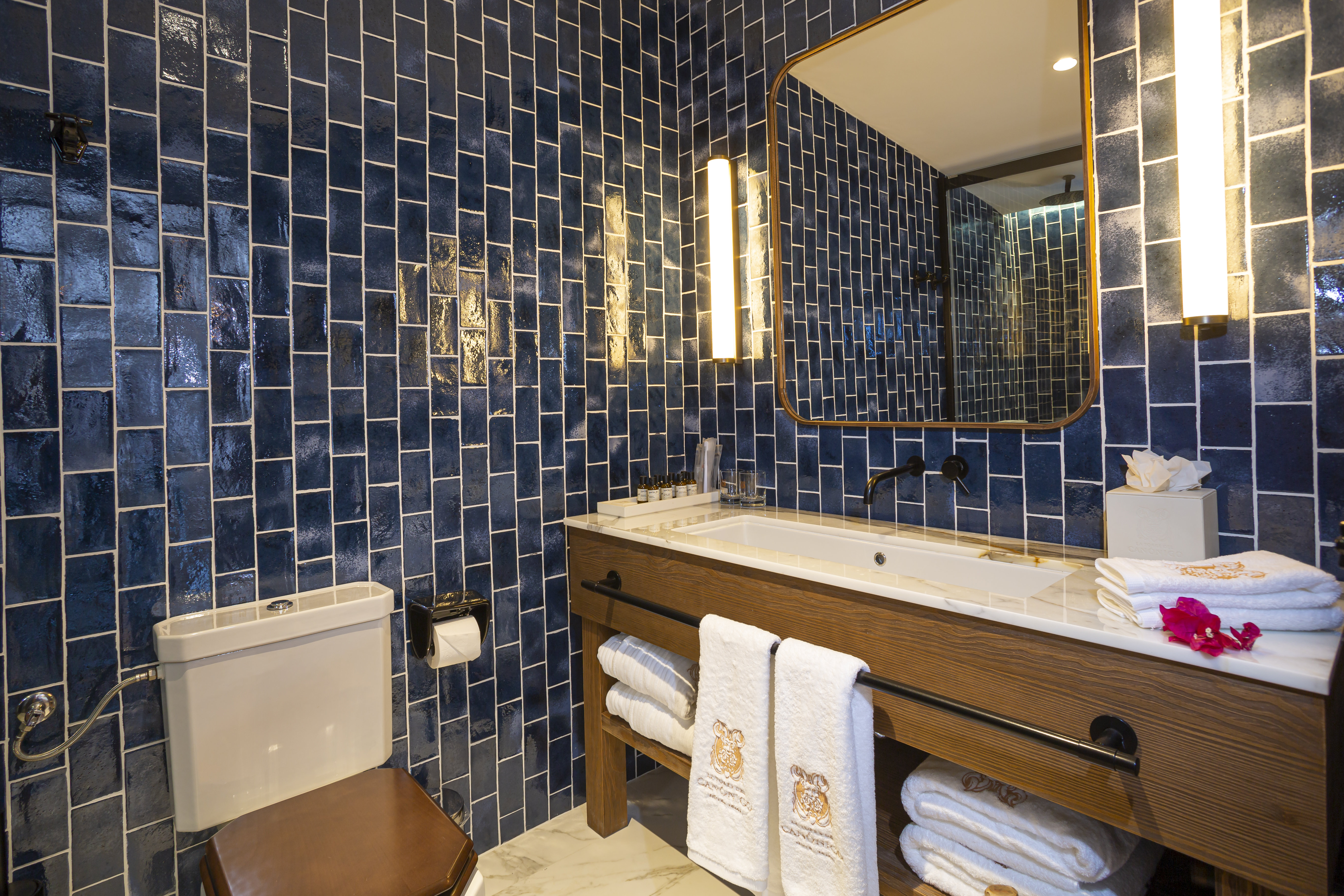 LA TORRE DEL CANONIGO-guestroom-Canonigo Terrace Suite Bathroom.jpg