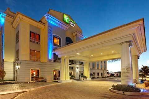 Holiday Inn Express Hotel & Suites