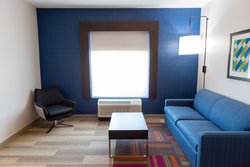  - Holiday Inn Express & Suites Kingfisher