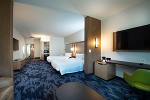 Fairfield Inn & Suites by Marriott Dayton North - hotel rooms