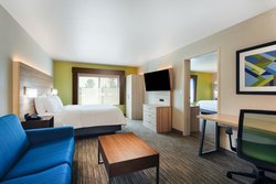  - Holiday Inn Express & Suites Lewisburg
