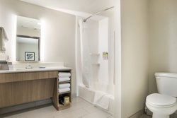  - Holiday Inn Express & Suites Catoosa - I-44, Exit 240