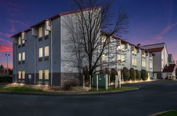  - Red Roof Plus+ Inn & Suites Saugus