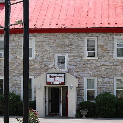 Hometown Inn Staunton Exterior