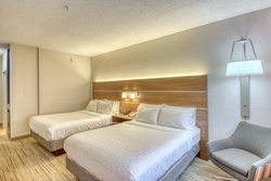  - Holiday Inn Express & Suites Oshkosh - I-41, Exit 119