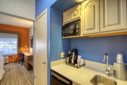  - Holiday Inn Express & Suites Oshkosh - I-41, Exit 119